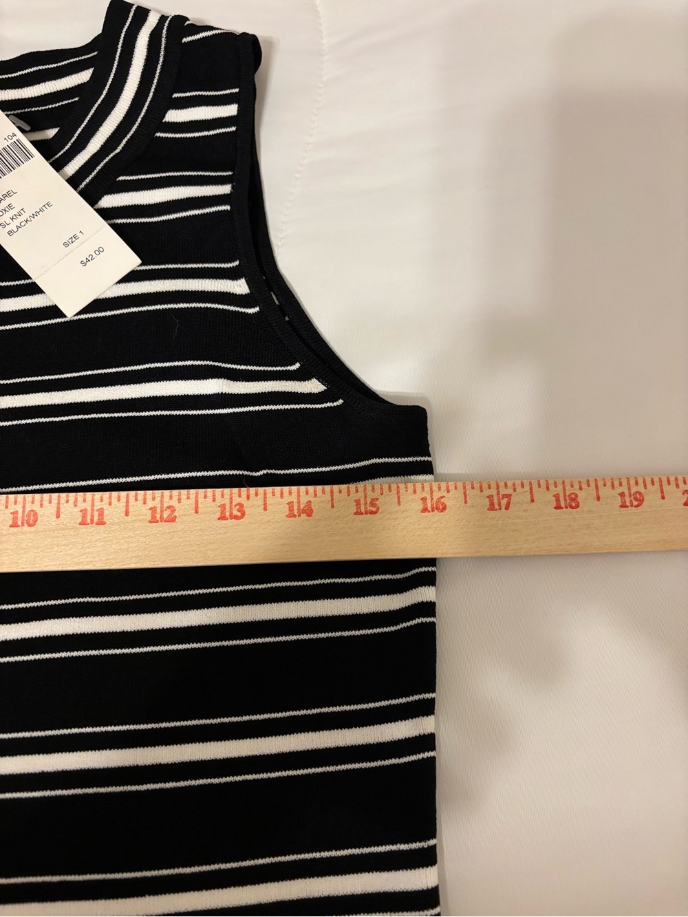 Vintage Chico’s Design Roxie Striped Sleeveless Knit Tank Top Size 1 Black White - Picture 4 of 8